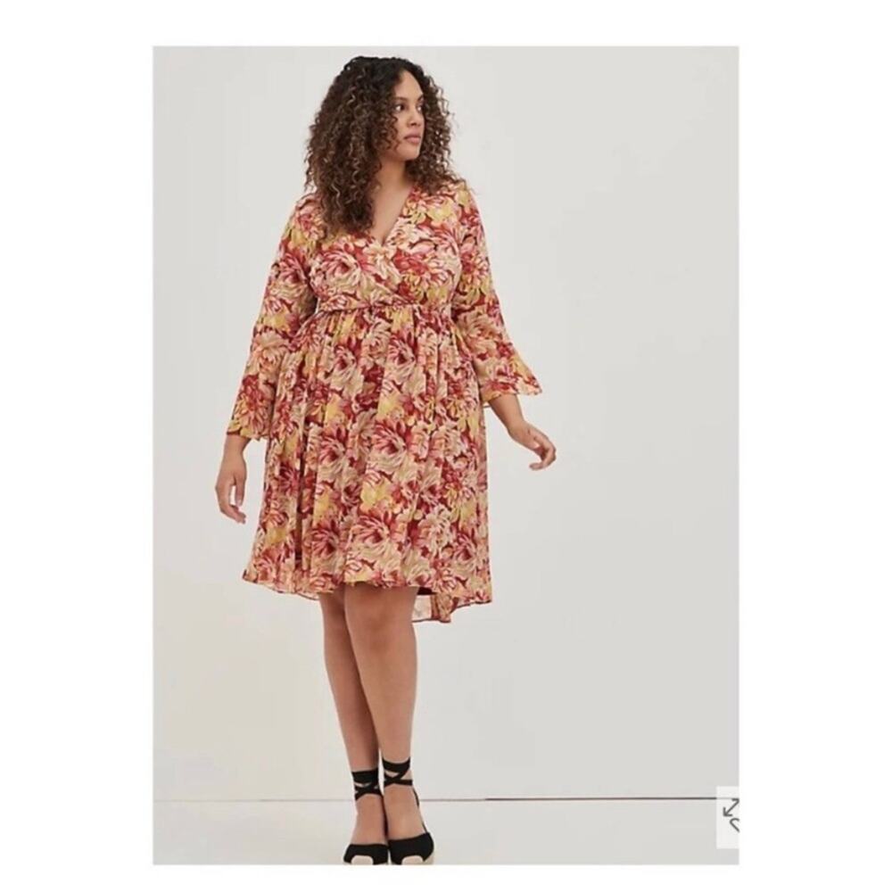 Torrid Multi Floral Surplice Bodice Long Trumpet Sleeve Dress Sz.4 NWT